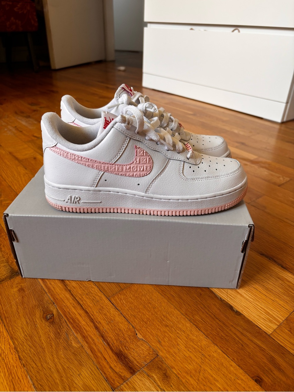 Nike Air Force 1 Valentines Day Edition
